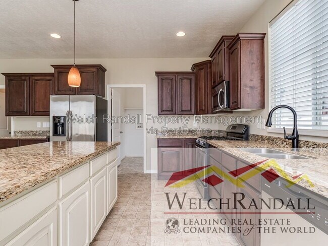Building Photo - 897 Oxford Dr
