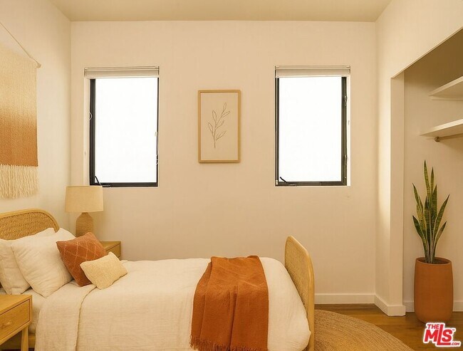 Building Photo - 2287 Glendale Blvd