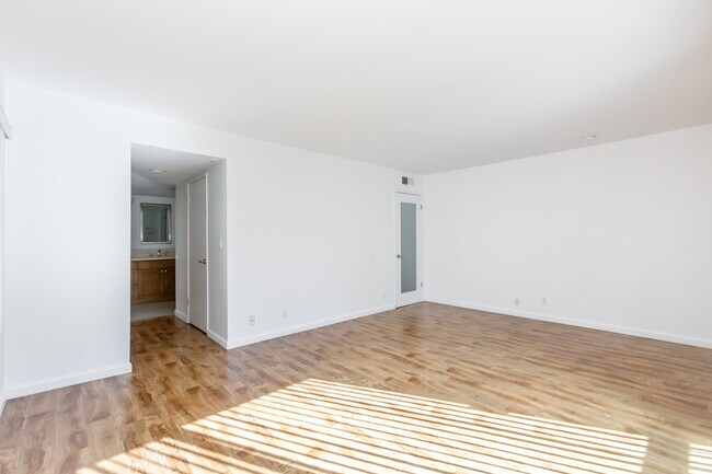 Building Photo - 1738 S Bentley Ave