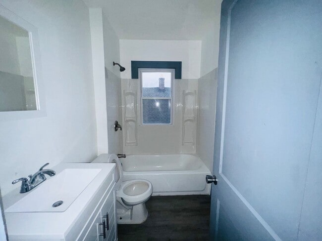 Building Photo - 12713 Craven Ave