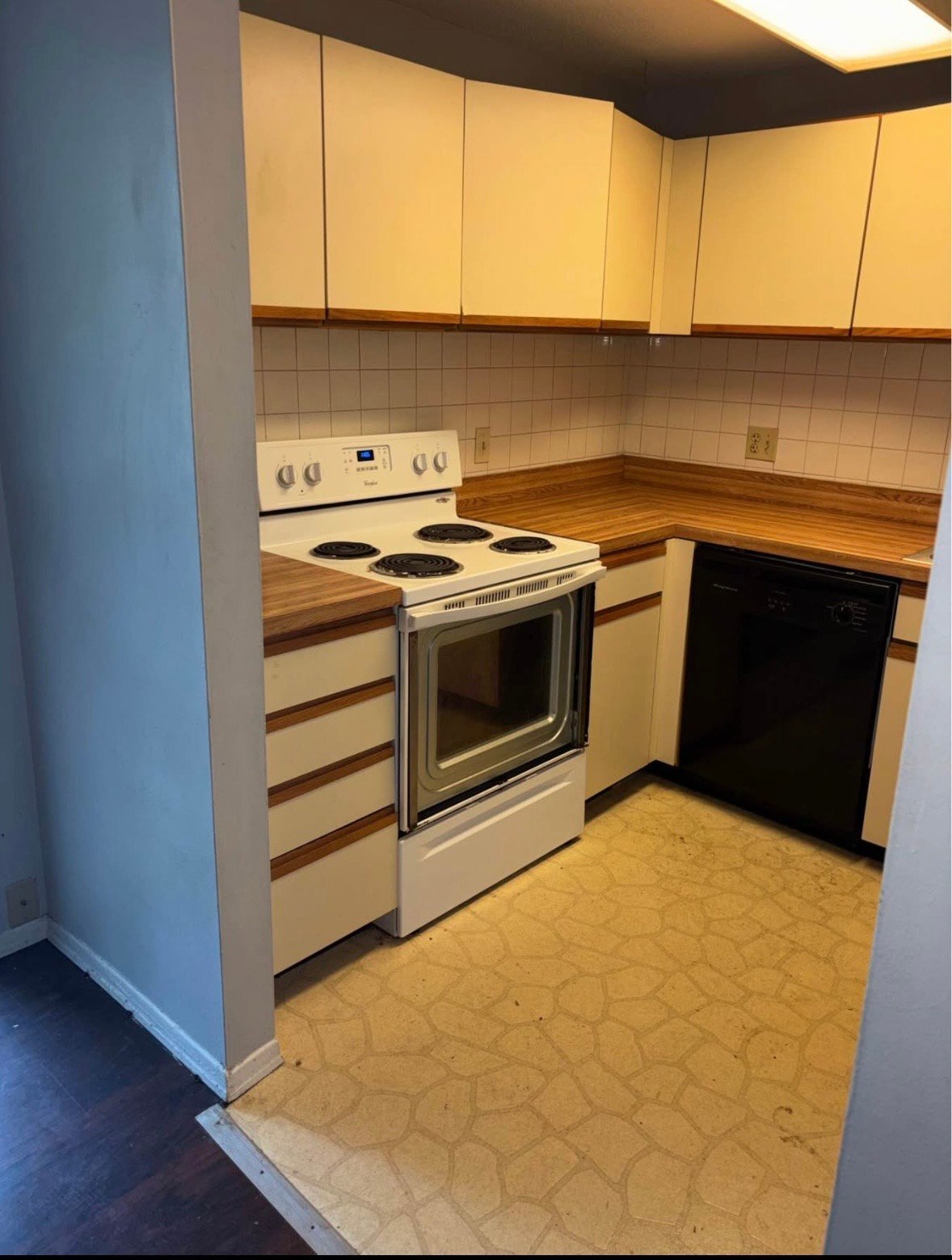 Building Photo - 135 Burgundy Hill Ln
