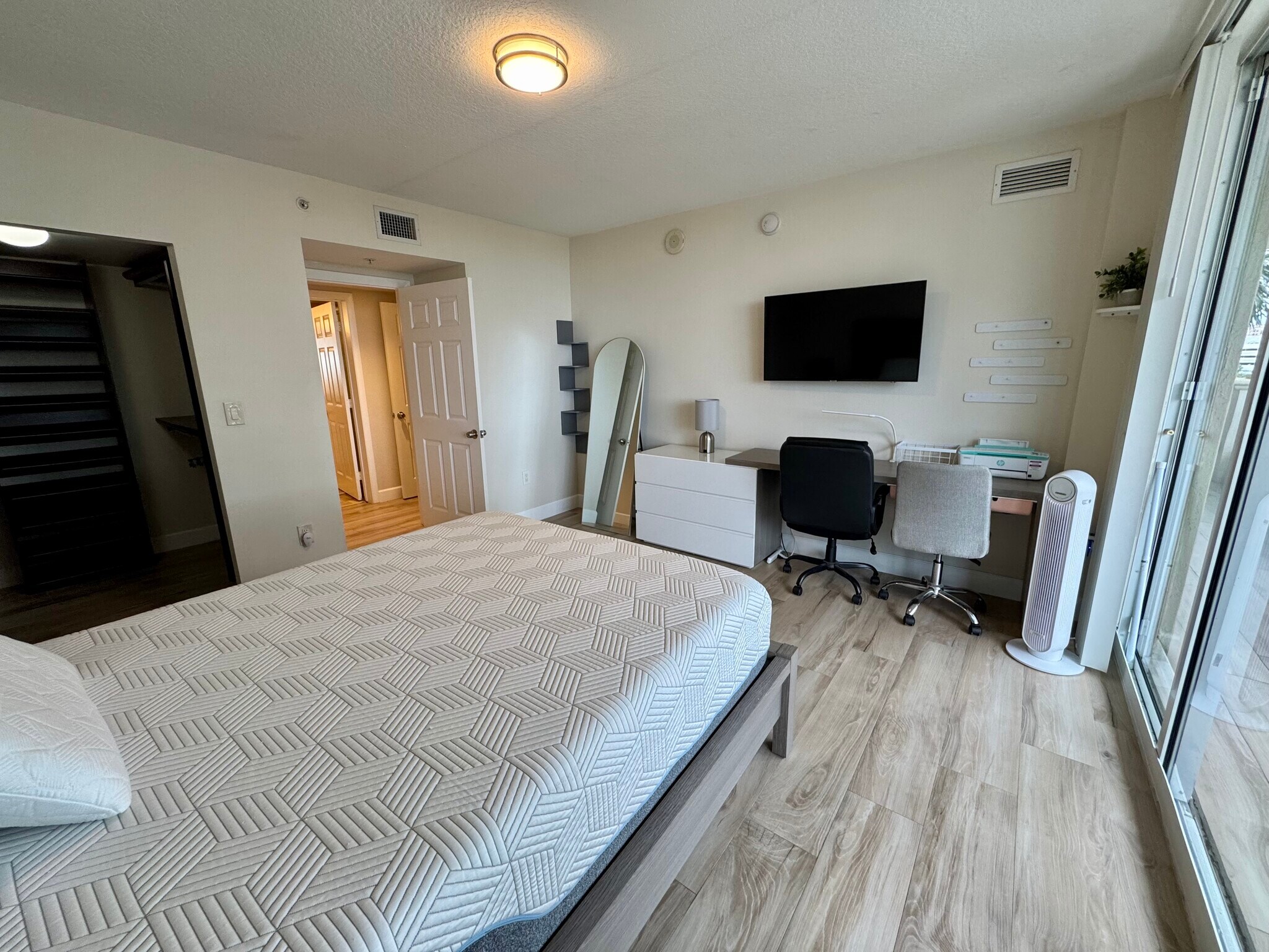 Building Photo - 3232 Coral Way