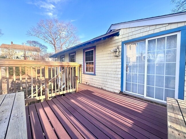 Building Photo - 53 Circuit Rd