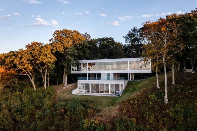 Building Photo - 24 Stearns Point Rd