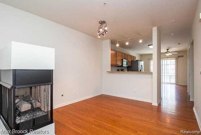 Building Photo - 1404 Raliegh Pl