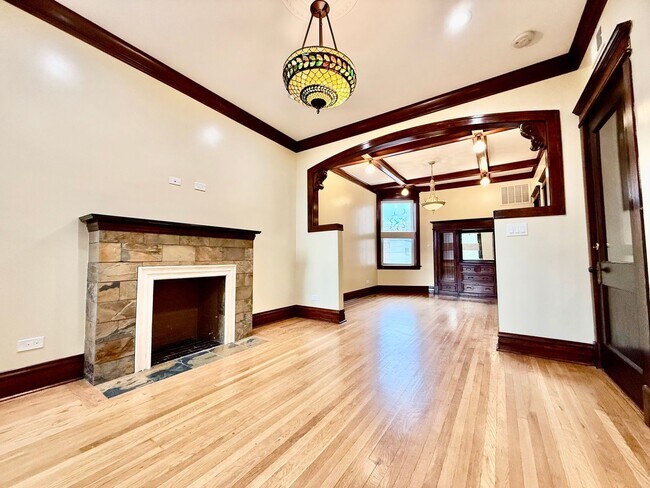 Building Photo - 1342 N Kedzie Ave