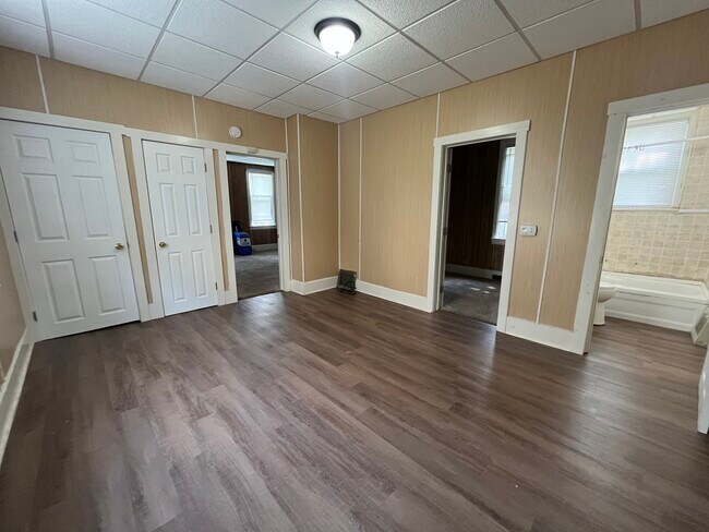 Building Photo - 810 S 25th St