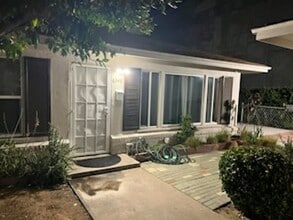 Building Photo - Charming 2 Bedroom Home with Private Garag...