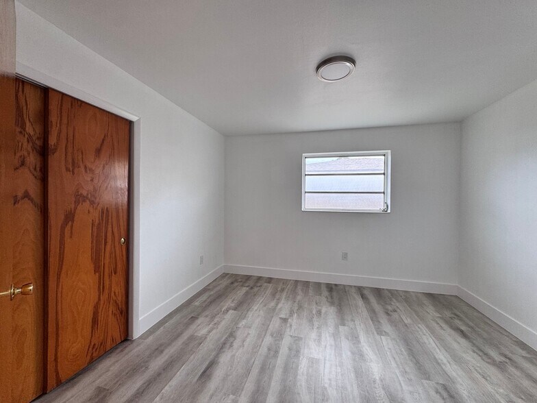 Building Photo - 1781 SW 13th St