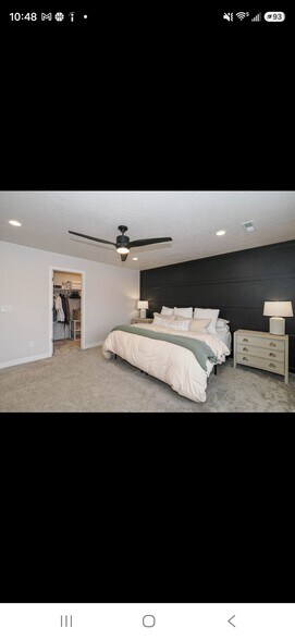 Building Photo - 2061 N Chianti St