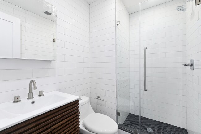 Building Photo - 437 Franklin Ave