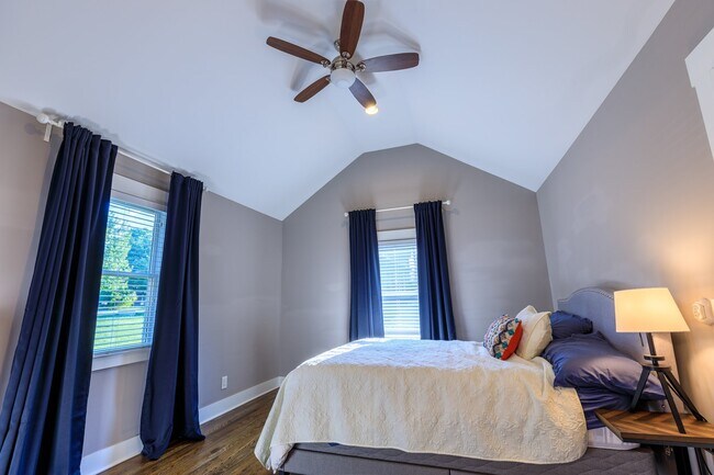 Building Photo - **APPLICATIONS APPROVED!**  Beautiful East Nashville Home on Porter for Lease!!