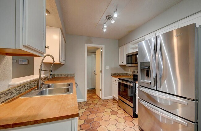 Building Photo - 2909 Estrella Brillante St NW