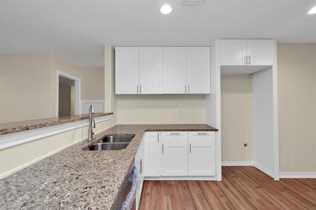 Building Photo - 1422 Hunters Park Dr