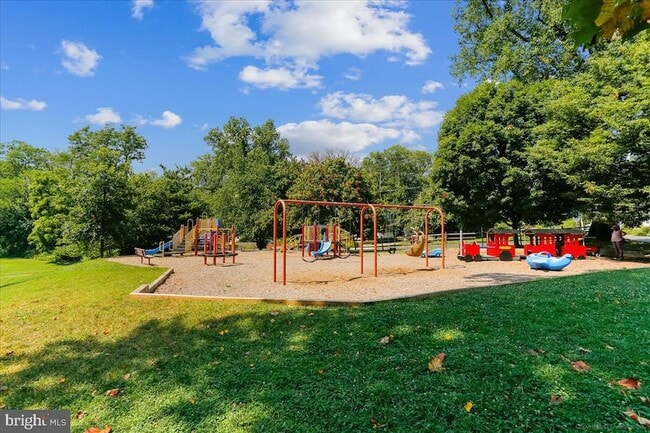 Building Photo - 2711 Weller Rd