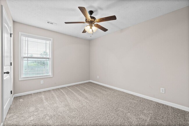 Building Photo - 880 Cherry Blossom Ln