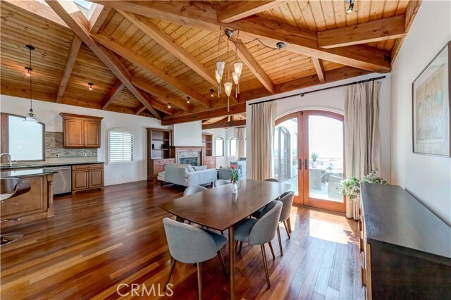 Building Photo - 2816 Manhattan Ave