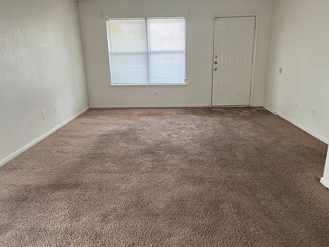 Building Photo - 402 Alpine St