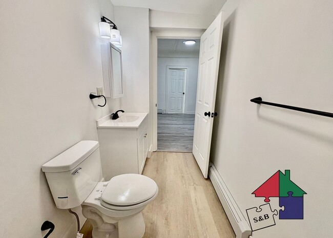 Building Photo - 94 Malletts Bay Ave