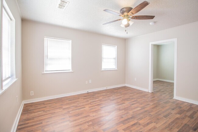 Building Photo - 1408 24th St