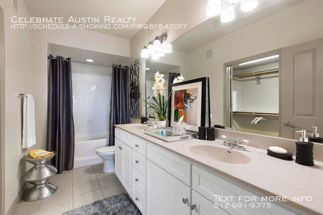 Building Photo - 10 X Living at Grandview