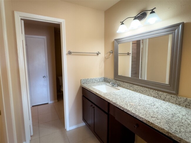 Building Photo - 9800 Pagewood Ln