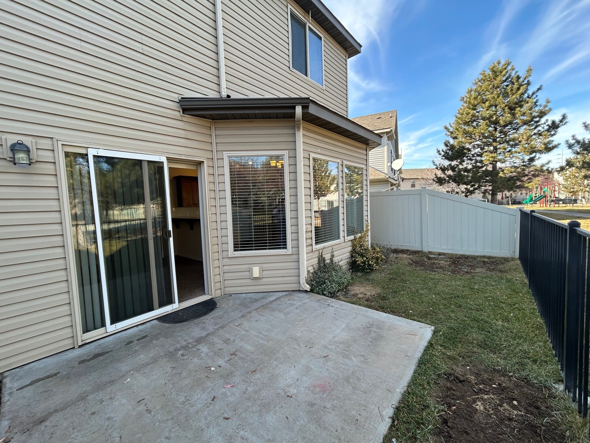 Building Photo - 8896 W Shoup Dr