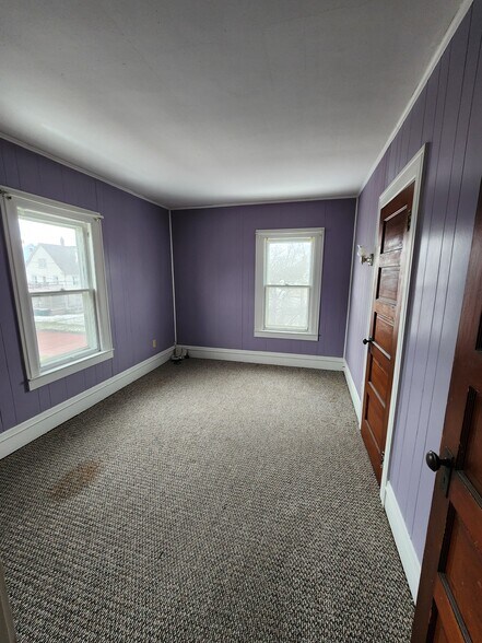 Building Photo - 161 Thayer St