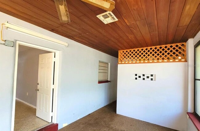 Building Photo - 5806 Siesta Ln