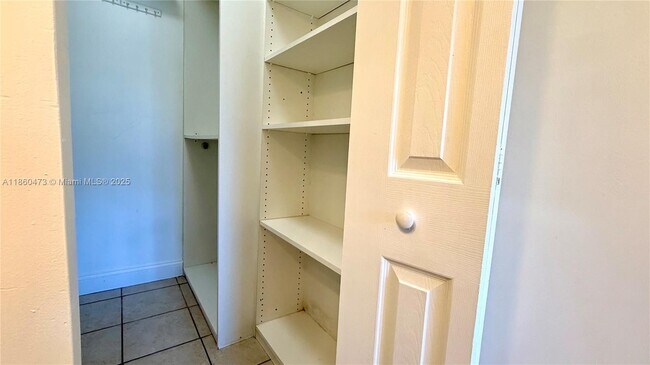 Building Photo - 7470 Miami Lakes Dr