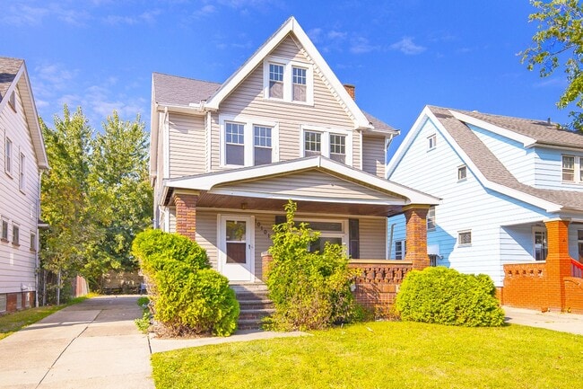 Building Photo - 3 BED 1 BATH BEAUTIFUL SINGLE HOME!