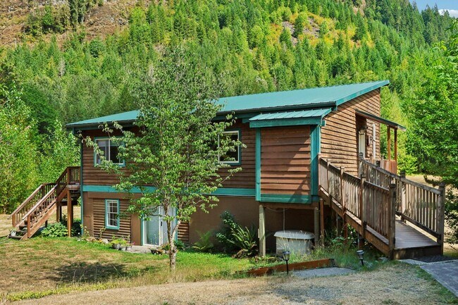 Building Photo - 14341 WA-530