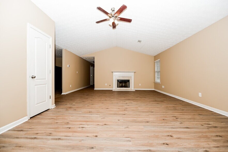 Building Photo - 5718 Rockingwood Dr