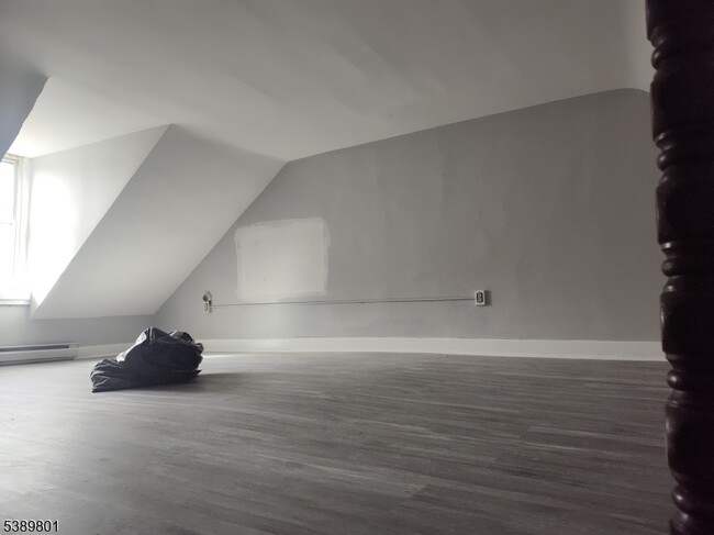 Building Photo - 243 Mercer St