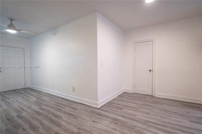 Building Photo - 7325 Carlyle Ave