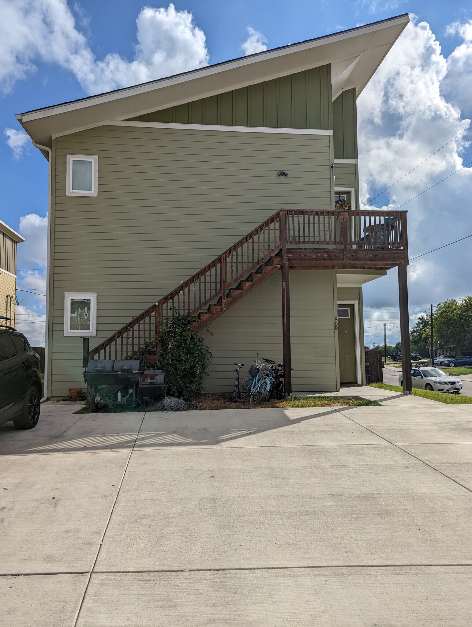 Building Photo - 800 Hallie Cv