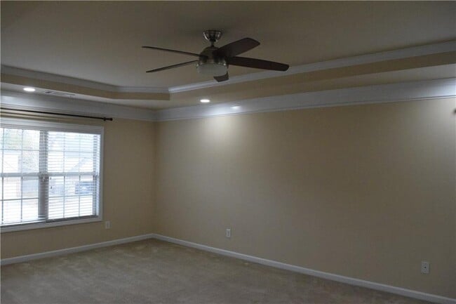 Building Photo - 480 Meadow Hill Dr