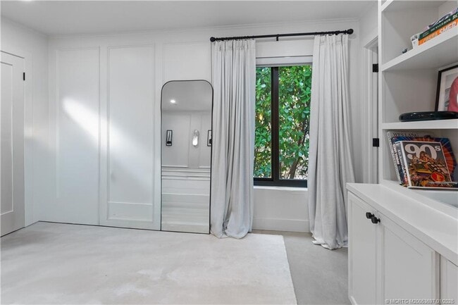 Building Photo - 5143 Deerhurst Crescent Cir