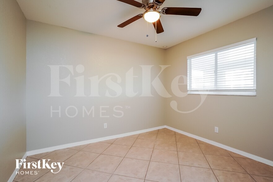 Building Photo - 2223 NE 1st Terrace