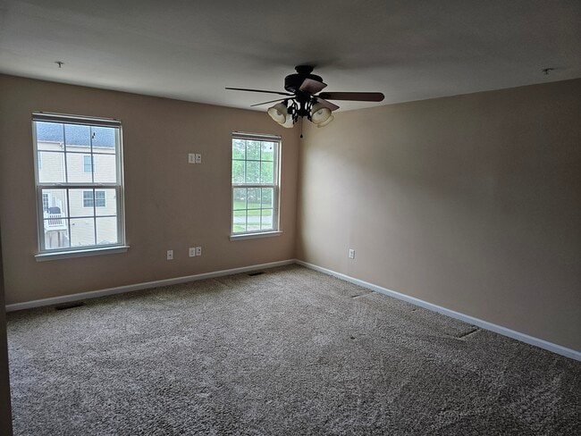 Building Photo - 109 Wheatfield Dr