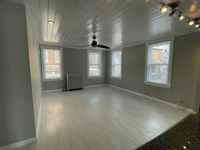 Building Photo - Small pets are welcome with an additional ...