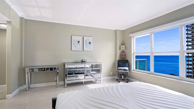 Building Photo - 3550 Galt Ocean Dr