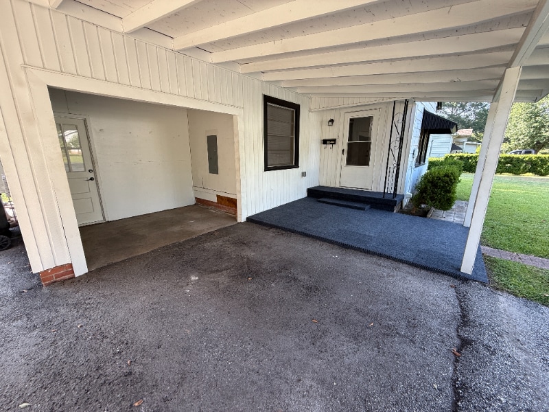 Building Photo - 1000 S 12th St