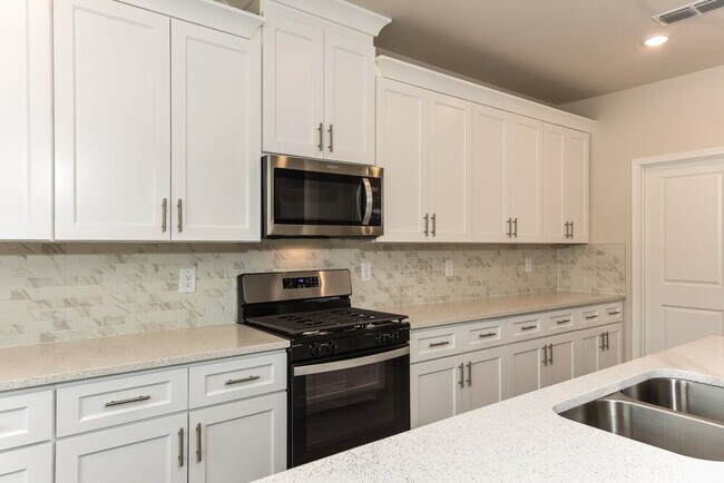 Building Photo - 5915 Green Ash Ct