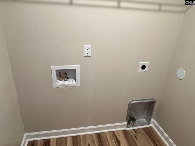 Building Photo - 4608 Sheraton Rd