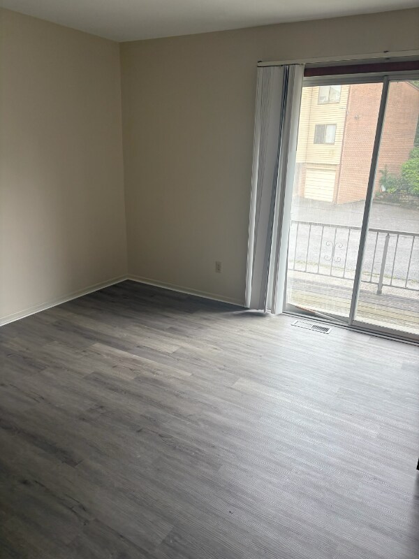 Building Photo - 2139 Glenmount Ave