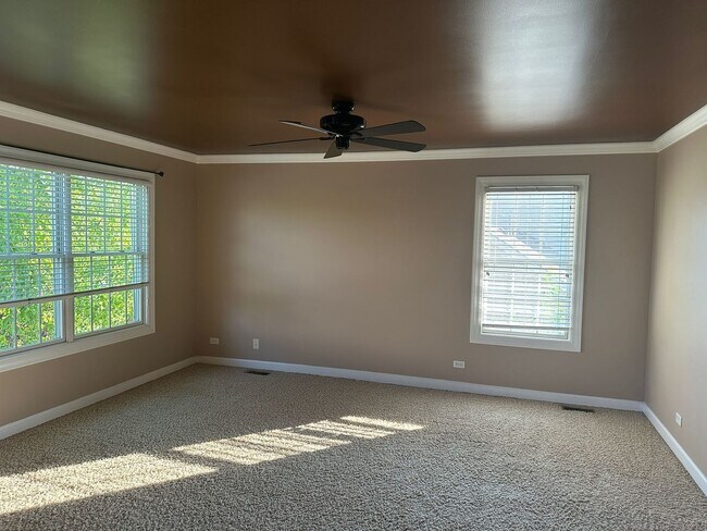 Building Photo - 5490 Fox Path Ln