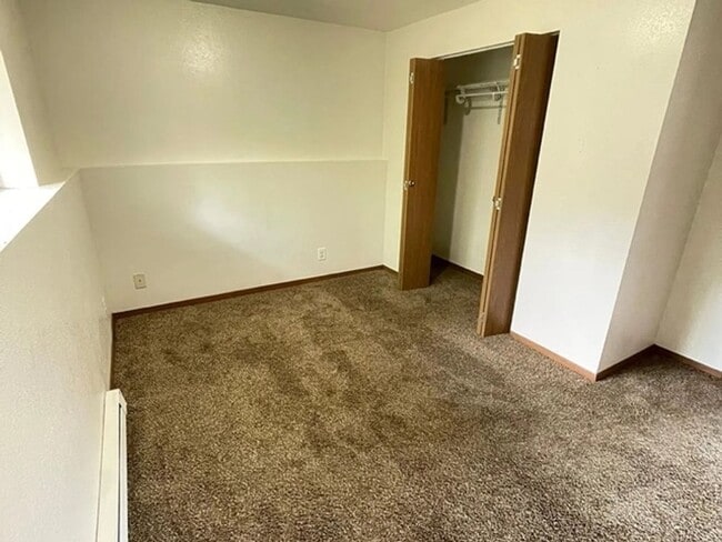 Building Photo - 4905 - York Duplex