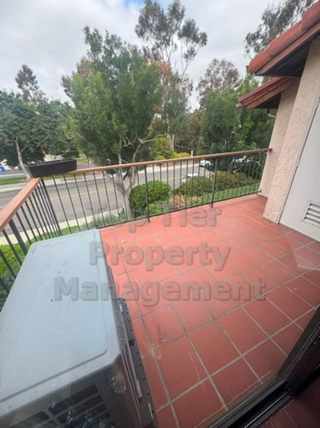 Building Photo - Rare Carlsbad End Unit – Spacious 2-Bedroo...