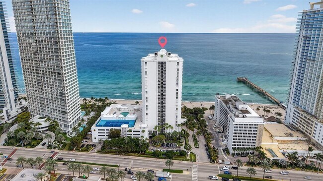 Building Photo - 16711 Collins Ave